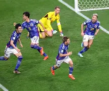 乐鱼体育-两度落后两度扳平风雨彩虹铿锵玫瑰